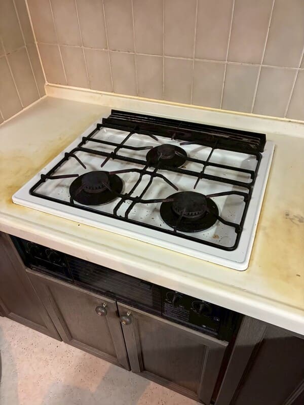 神奈川県横浜市_ガスコンロ取替_施工前