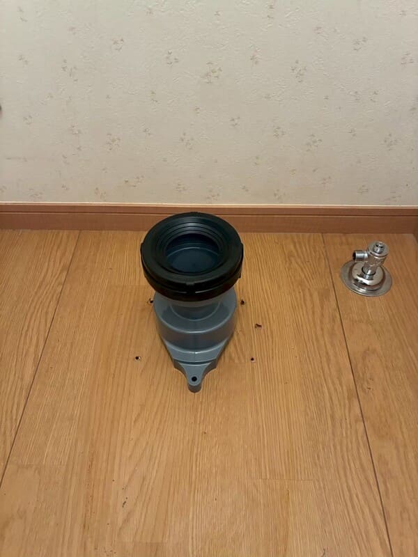 神奈川県横浜市_トイレ交換_TOTOの床排水ソケット