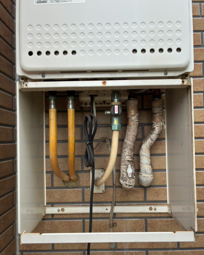 給湯器の配管部分