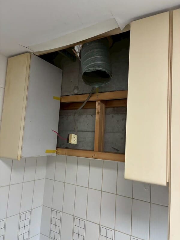 神奈川県横浜市_レンジフード交換_施工中