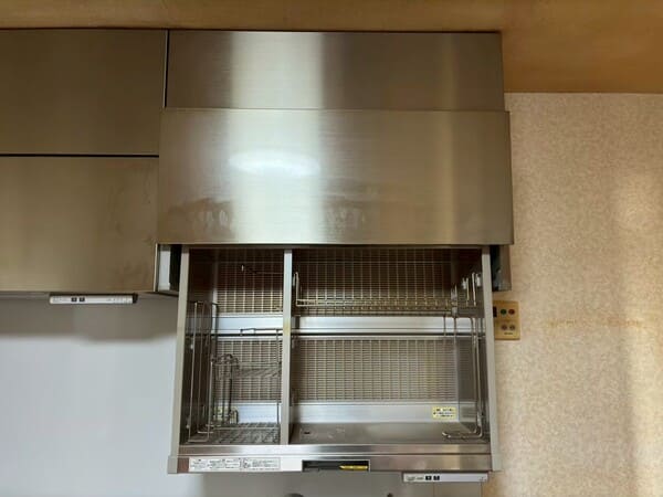 神奈川県横浜市_吊戸棚交換_施工前