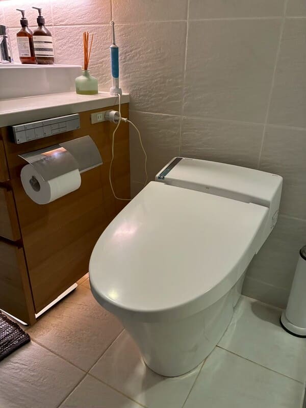 神奈川県横浜市_トイレリフォーム_施工前本体