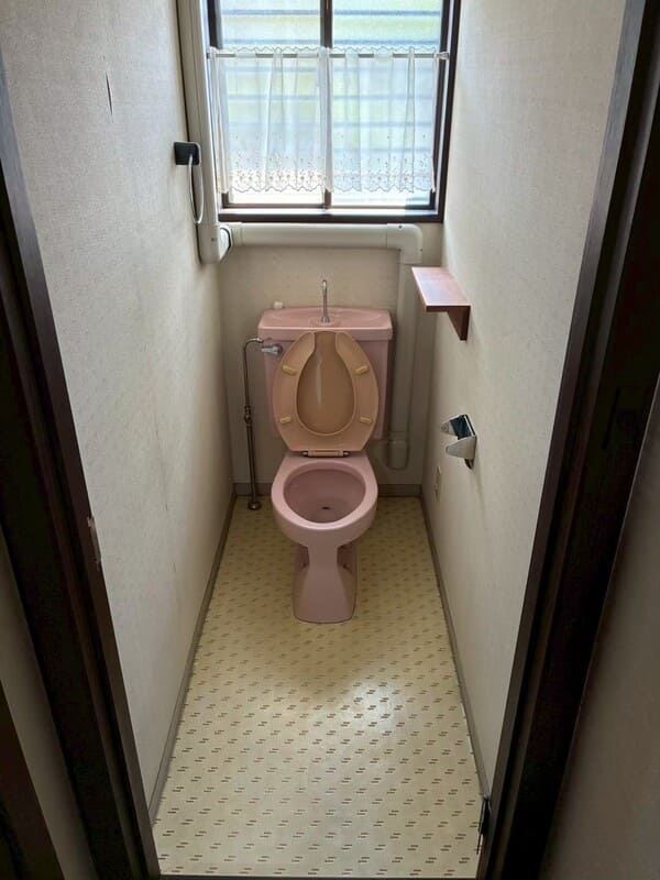 神奈川県横浜市_トイレリフォーム2F_施工前