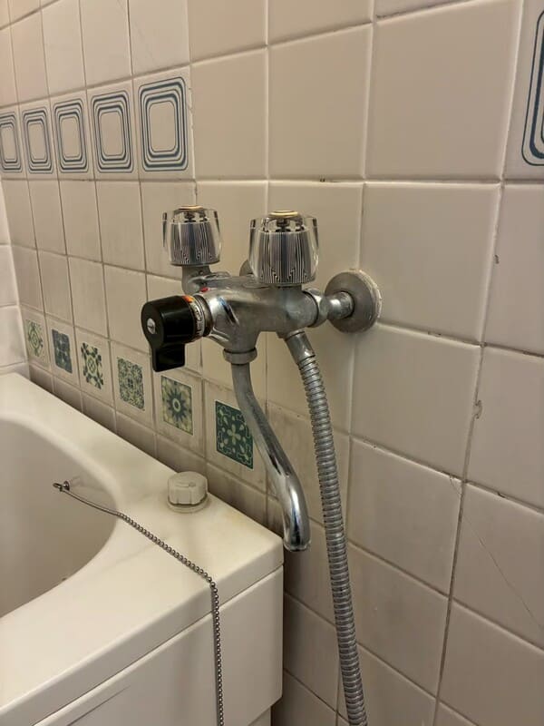 神奈川県横浜市_浴室水栓交換_施工前