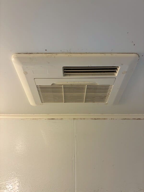 神奈川県横浜市_浴室乾燥_施工前