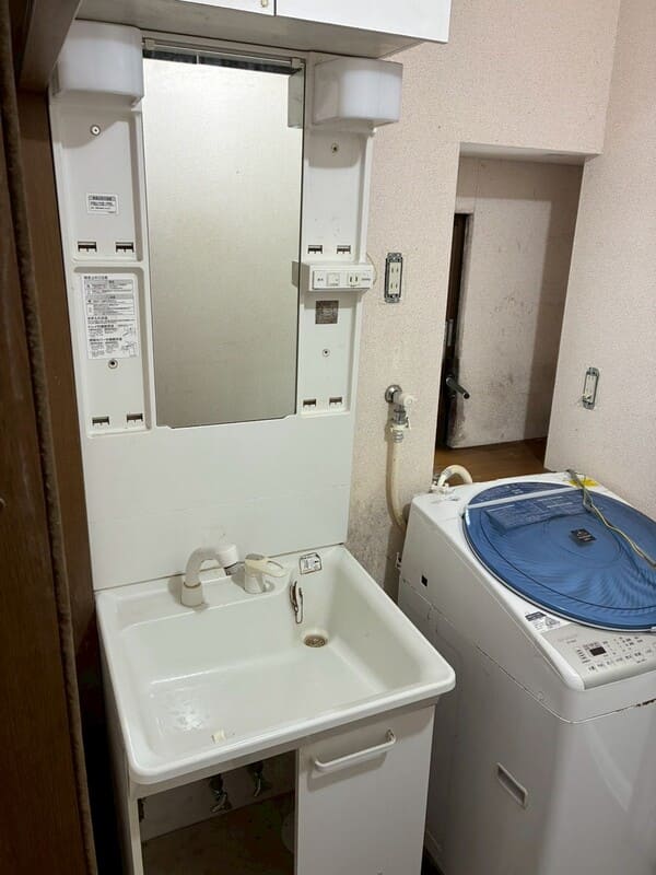 神奈川県横浜市_洗面台交換_施工前