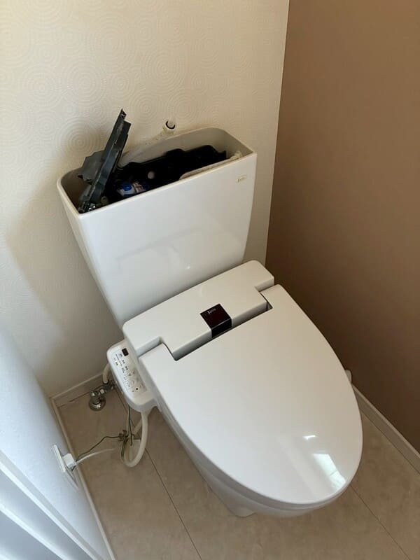 神奈川県横浜市_トイレ交換_施工前