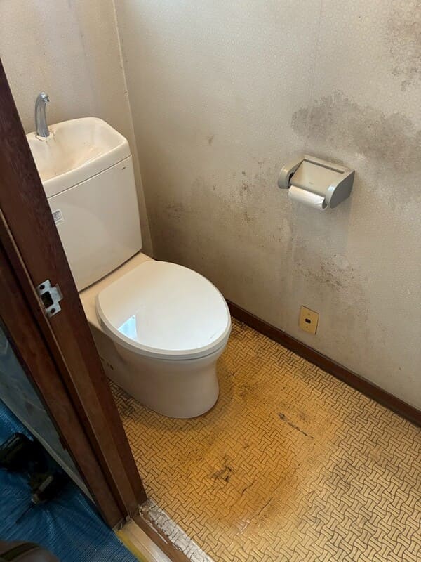 神奈川県横浜市_トイレ内装_施工前