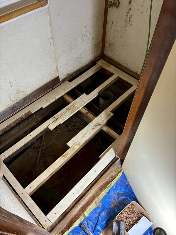 神奈川県横浜市_トイレ交換_施工中