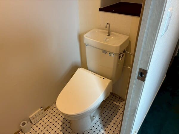 神奈川県横浜市_トイレ本体交換_施工前