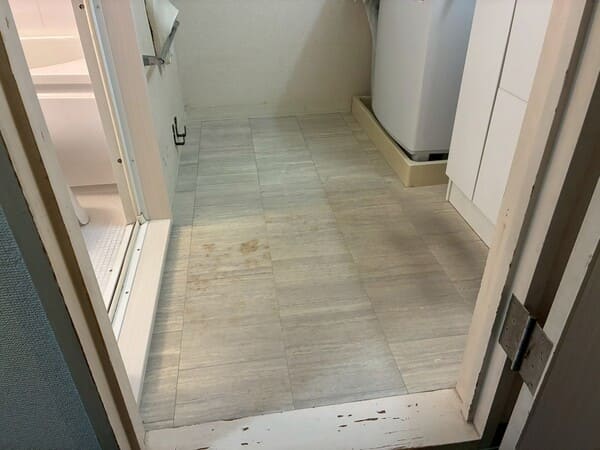 神奈川県横浜市_洗面床張り替え_施工前