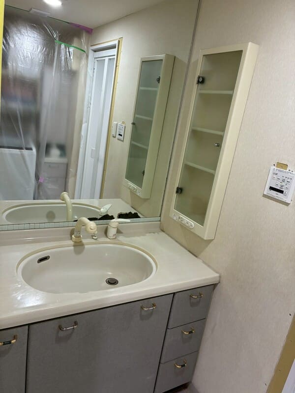 神奈川県横浜市_洗面台交換_施工前
