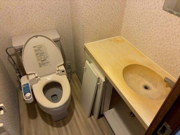 神奈川県横浜市_トイレ・手洗い交換_施工前