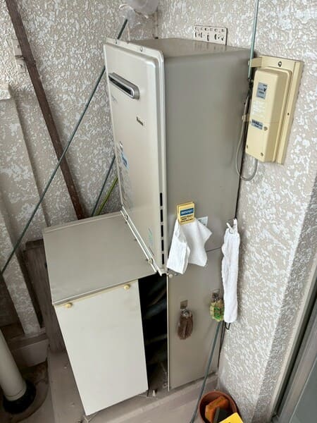 神奈川県横浜市_給湯器交換_施工前