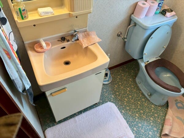 神奈川県横浜市_トイレ洗面台交換_施工前