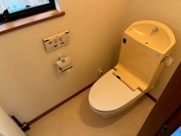 神奈川県横浜市_トイレ交換_施工前